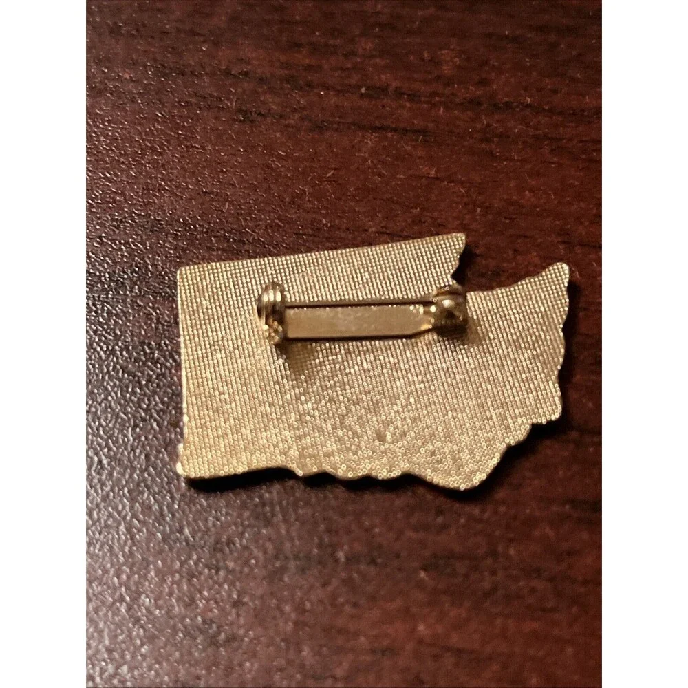 Washington Apple Capital Beam Bottles And Specialties Club Lapel‎ Hat Pin